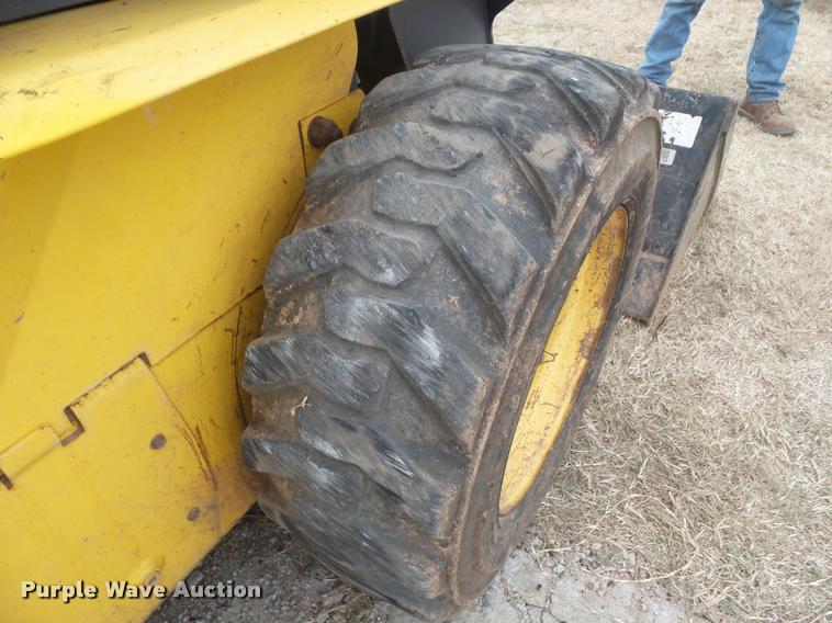 image for item DA5081 2001 New Holland LS170 skid steer
