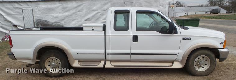image for item DA5087 1999 Ford F250 Super Duty SuperCab pickup truck