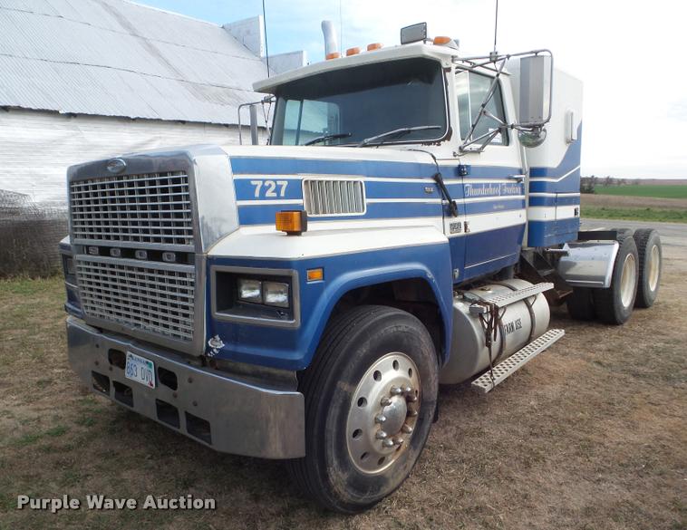 image for item DA5089 1989 Ford LTL9000 semi truck