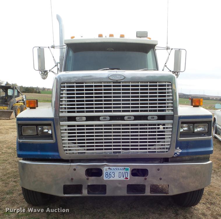 image for item DA5089 1989 Ford LTL9000 semi truck