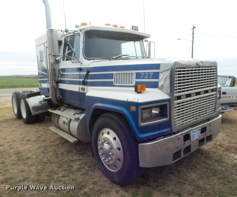 image for item DA5089 1989 Ford LTL9000 semi truck