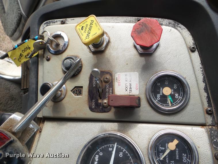 image for item DA5089 1989 Ford LTL9000 semi truck