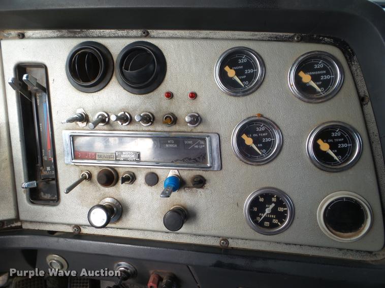 image for item DA5089 1989 Ford LTL9000 semi truck