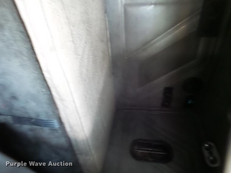 image for item DA5089 1989 Ford LTL9000 semi truck