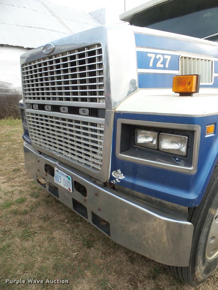 image for item DA5089 1989 Ford LTL9000 semi truck