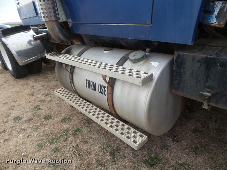 image for item DA5089 1989 Ford LTL9000 semi truck