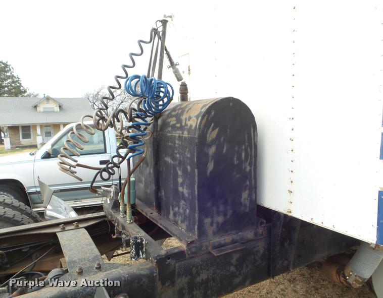 image for item DA5089 1989 Ford LTL9000 semi truck