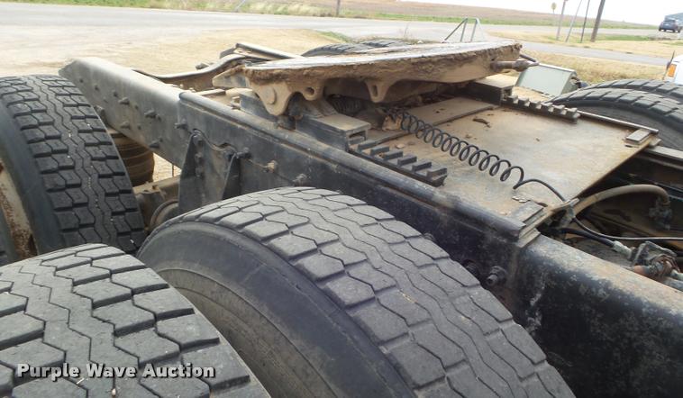 image for item DA5089 1989 Ford LTL9000 semi truck