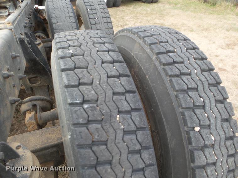 image for item DA5089 1989 Ford LTL9000 semi truck