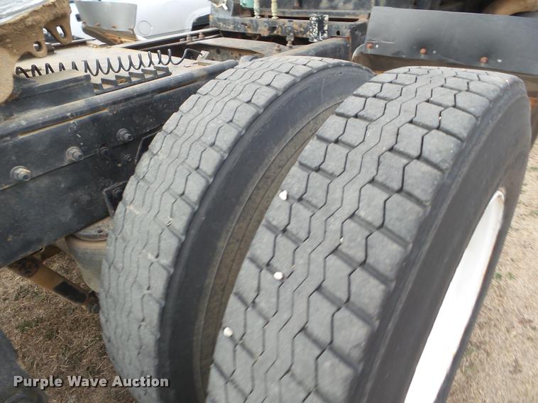 image for item DA5089 1989 Ford LTL9000 semi truck