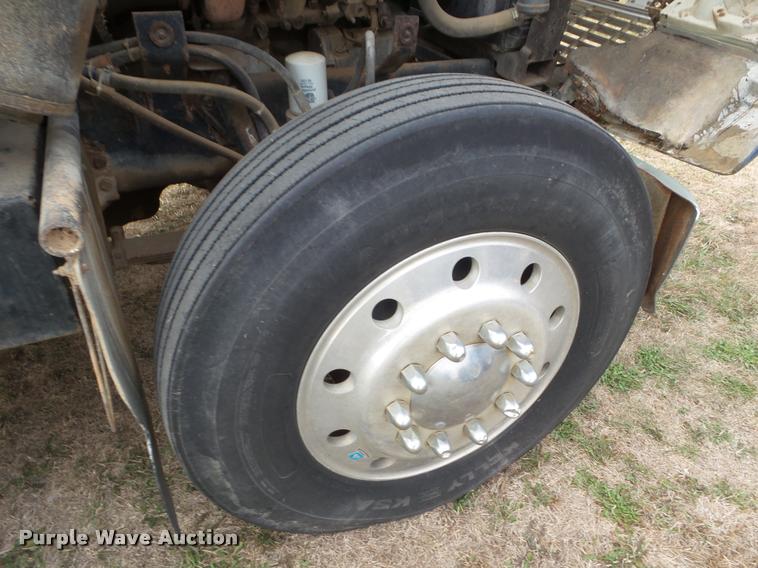 image for item DA5089 1989 Ford LTL9000 semi truck