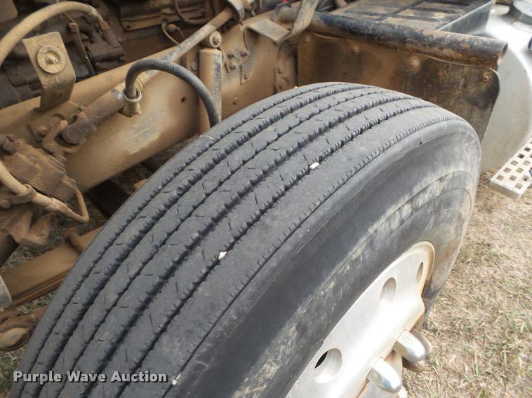 image for item DA5089 1989 Ford LTL9000 semi truck