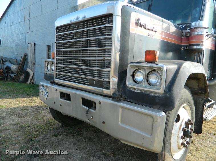 image for item DA5092 1979 Chevrolet Bison semi truck