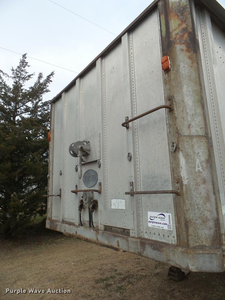 image for item DA5094 1976 Dorsey double hopper grain trailer