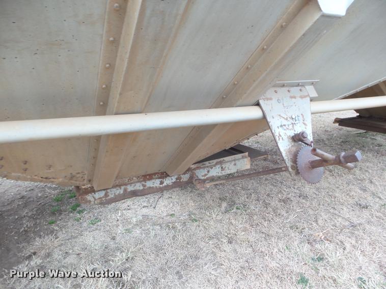 image for item DA5094 1976 Dorsey double hopper grain trailer