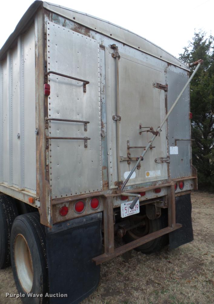 image for item DA5094 1976 Dorsey double hopper grain trailer