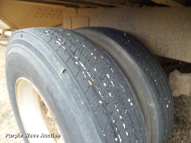 image for item DA5094 1976 Dorsey double hopper grain trailer