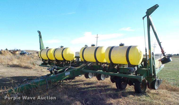 image for item DA5113 John Deere 7200 planter