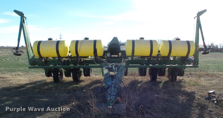 image for item DA5113 John Deere 7200 planter