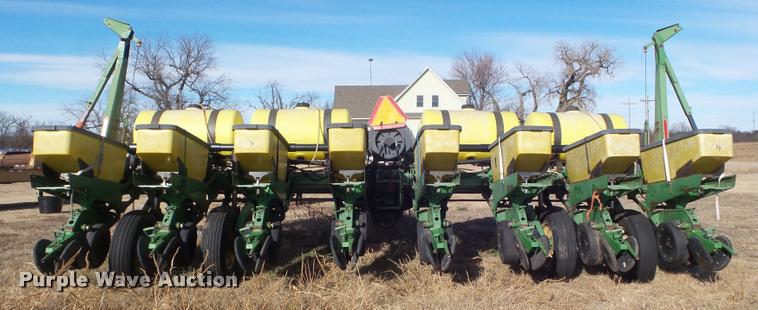image for item DA5113 John Deere 7200 planter
