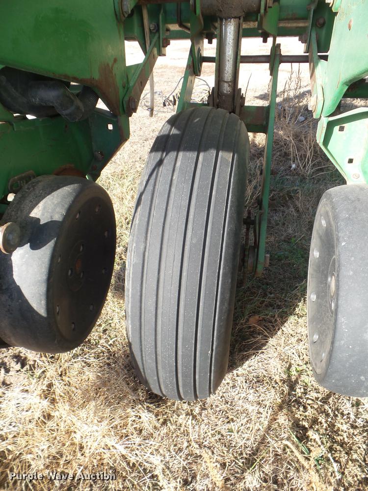 image for item DA5113 John Deere 7200 planter