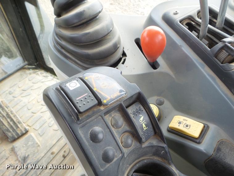 image for item DA5157 2004 AGCO Challenger MT555B MFWD tractor