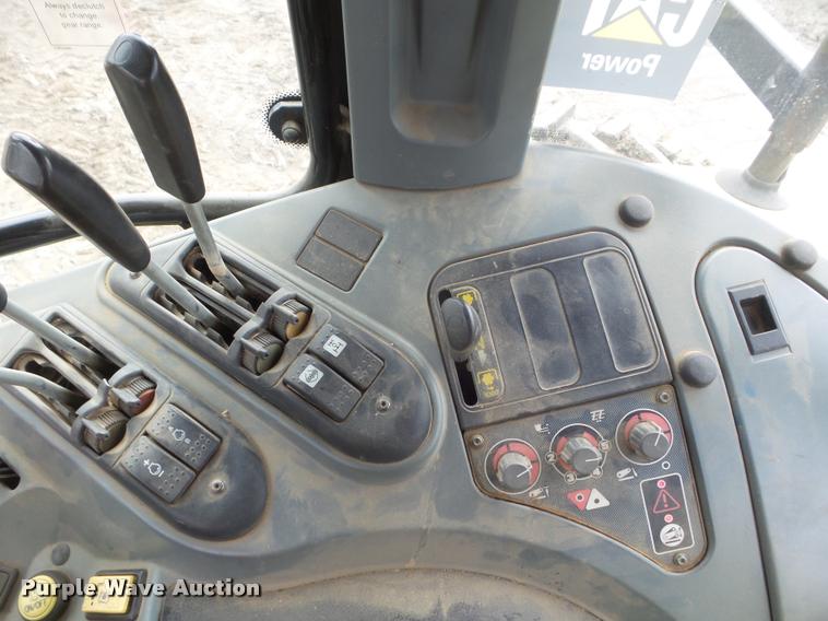 image for item DA5157 2004 AGCO Challenger MT555B MFWD tractor