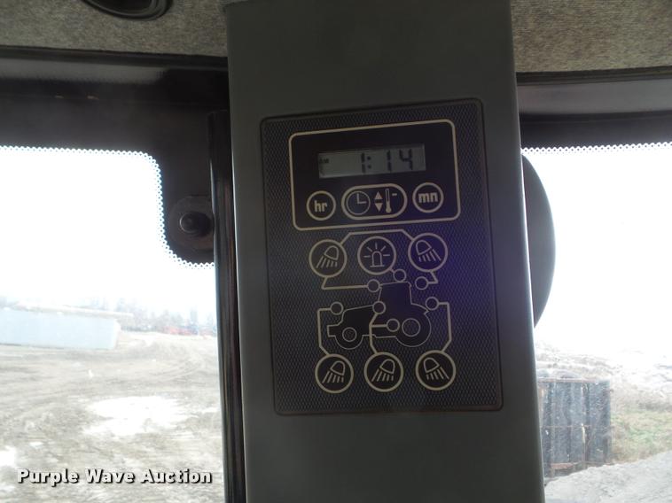 image for item DA5157 2004 AGCO Challenger MT555B MFWD tractor