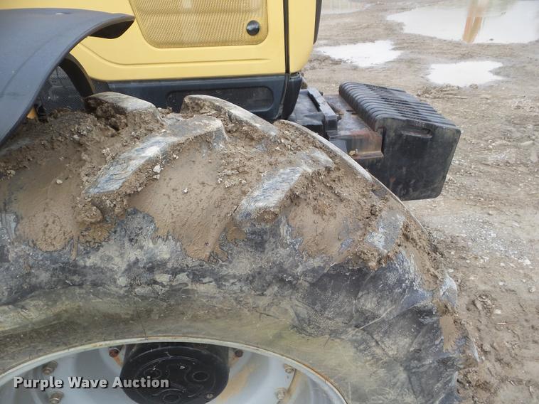 image for item DA5157 2004 AGCO Challenger MT555B MFWD tractor