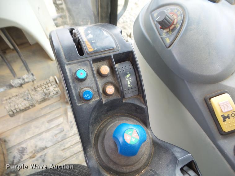 image for item DA5158 2004 AGCO Challenger MT565B MFWD tractor