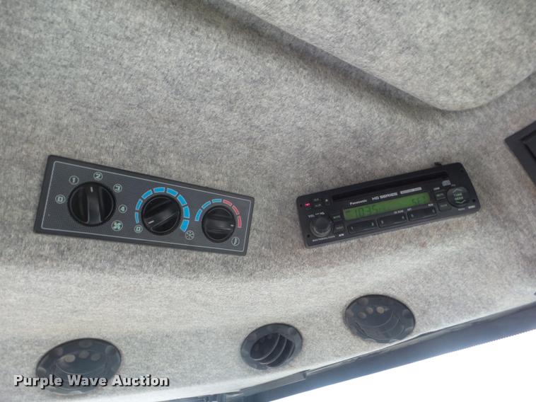 image for item DA5158 2004 AGCO Challenger MT565B MFWD tractor