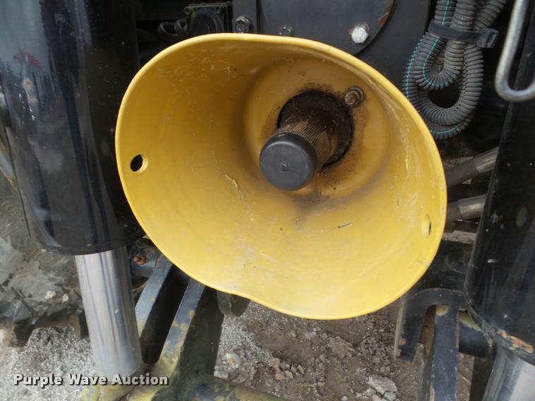 image for item DA5158 2004 AGCO Challenger MT565B MFWD tractor