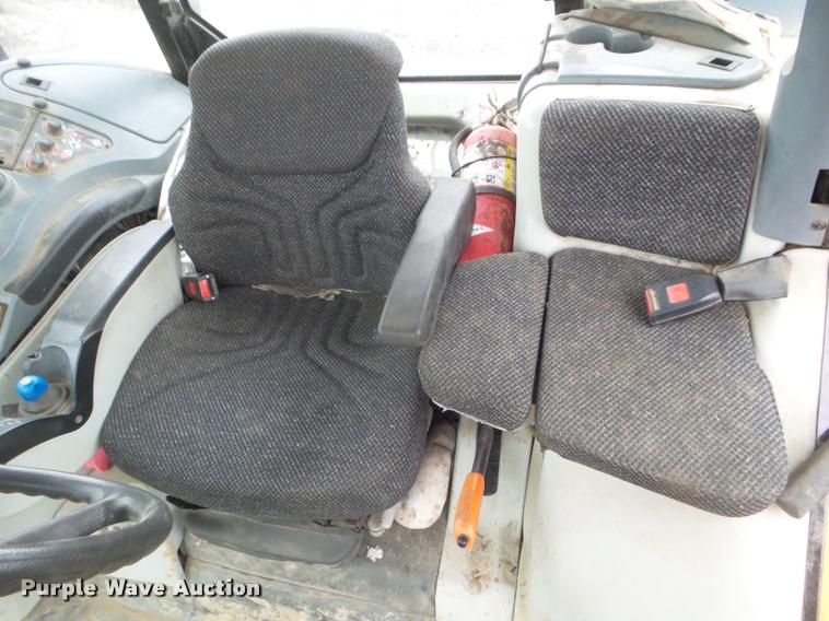 image for item DA5161 2004 AGCO Challenger MT565B MFWD tractor