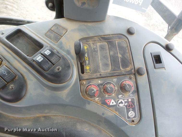 image for item DA5161 2004 AGCO Challenger MT565B MFWD tractor