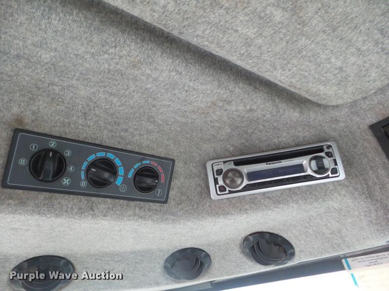 image for item DA5161 2004 AGCO Challenger MT565B MFWD tractor