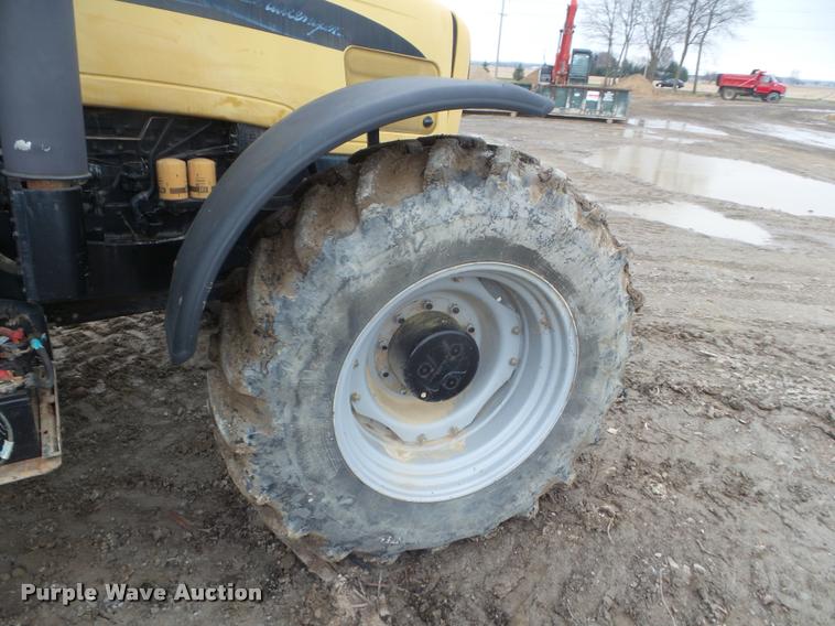 image for item DA5161 2004 AGCO Challenger MT565B MFWD tractor