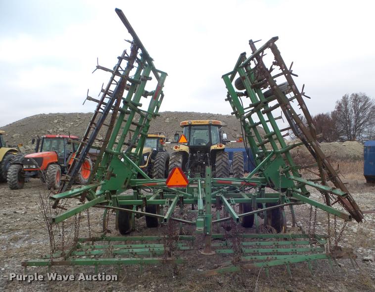 image for item DA5164 1987 John Deere 960 field cultivator