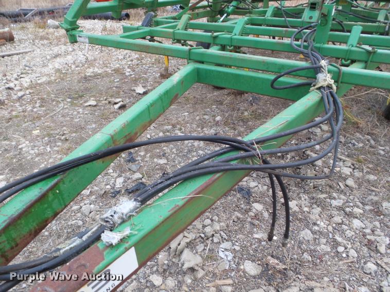 image for item DA5164 1987 John Deere 960 field cultivator