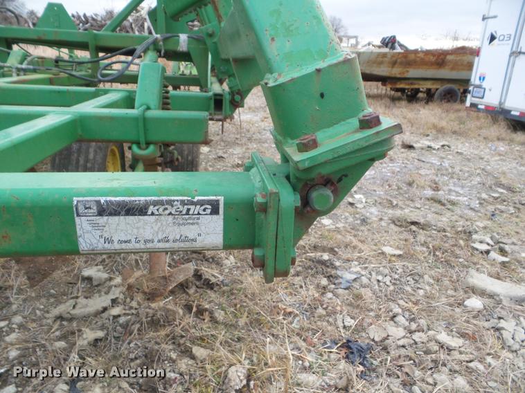 image for item DA5164 1987 John Deere 960 field cultivator