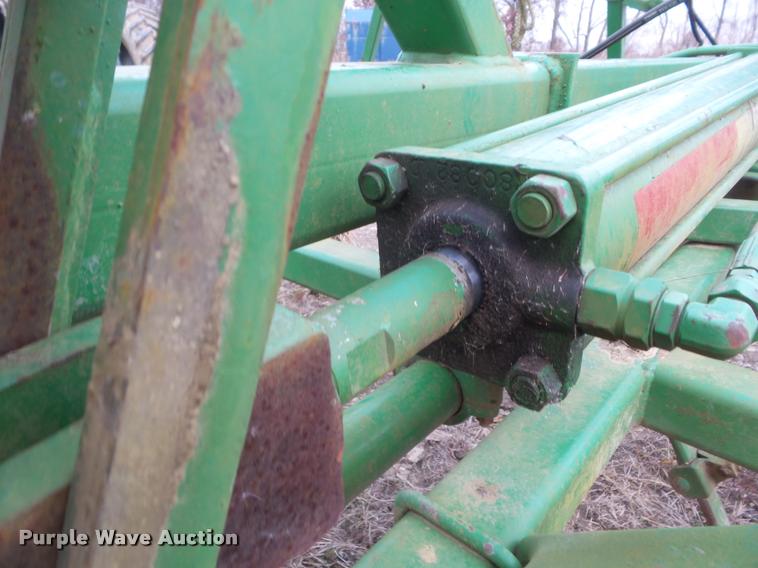 image for item DA5164 1987 John Deere 960 field cultivator
