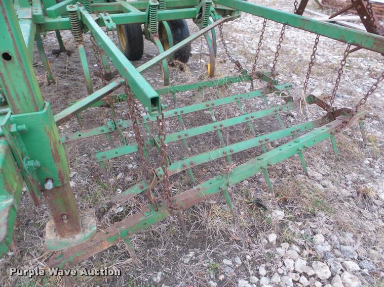 image for item DA5164 1987 John Deere 960 field cultivator