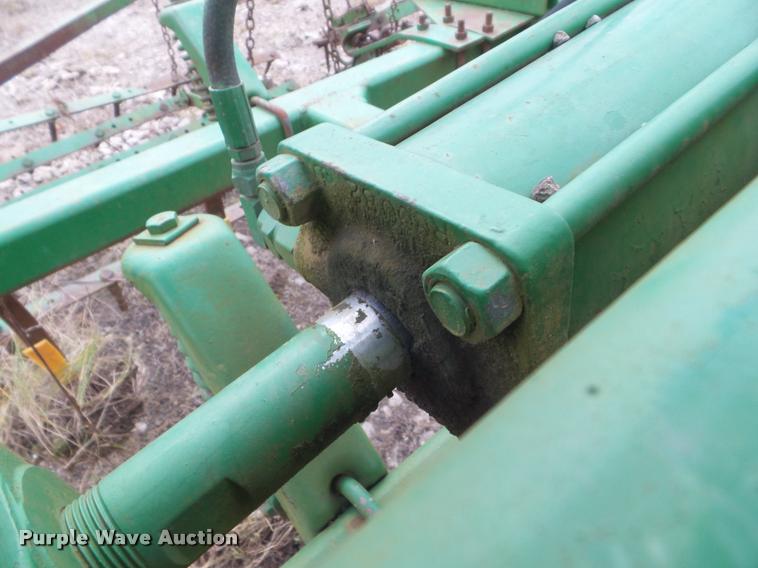 image for item DA5164 1987 John Deere 960 field cultivator