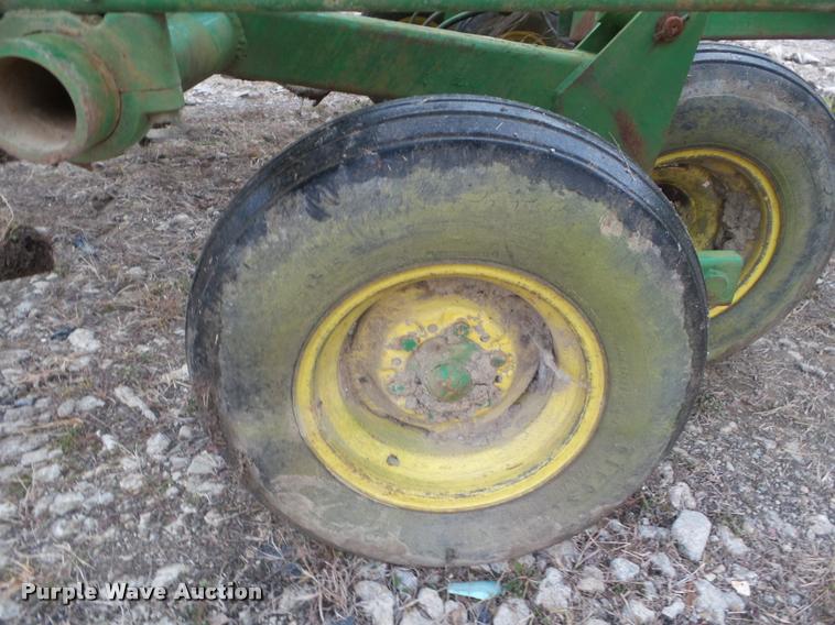 image for item DA5164 1987 John Deere 960 field cultivator