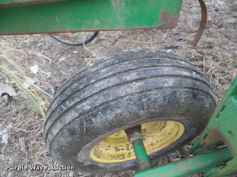 image for item DA5164 1987 John Deere 960 field cultivator