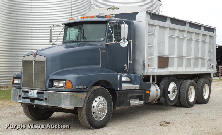 image for item DA5771 1989 Kenworth T600 grain truck
