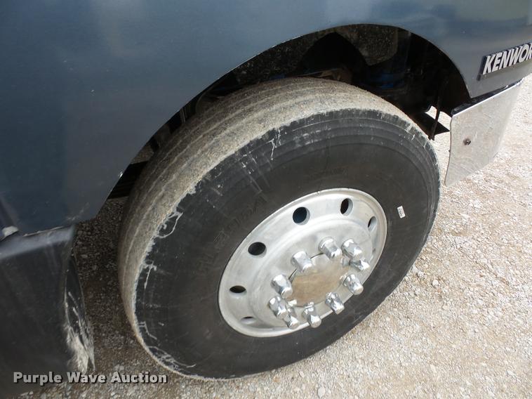 image for item DA5771 1989 Kenworth T600 grain truck