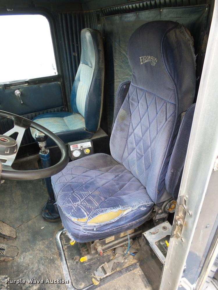 image for item DA5771 1989 Kenworth T600 grain truck