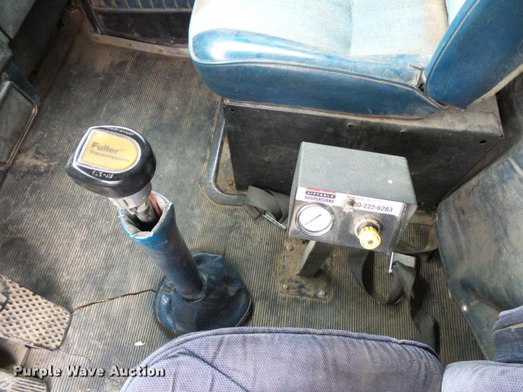 image for item DA5771 1989 Kenworth T600 grain truck