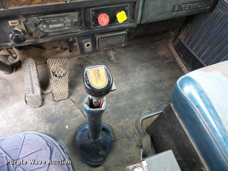 image for item DA5771 1989 Kenworth T600 grain truck