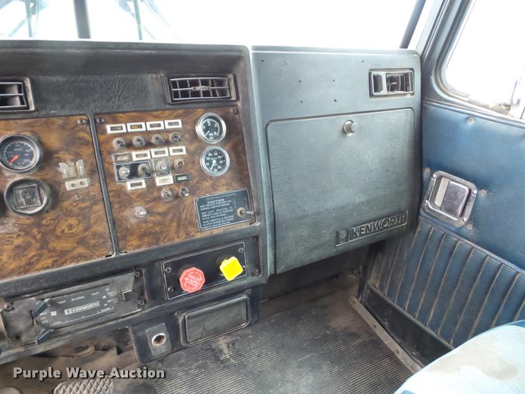 image for item DA5771 1989 Kenworth T600 grain truck